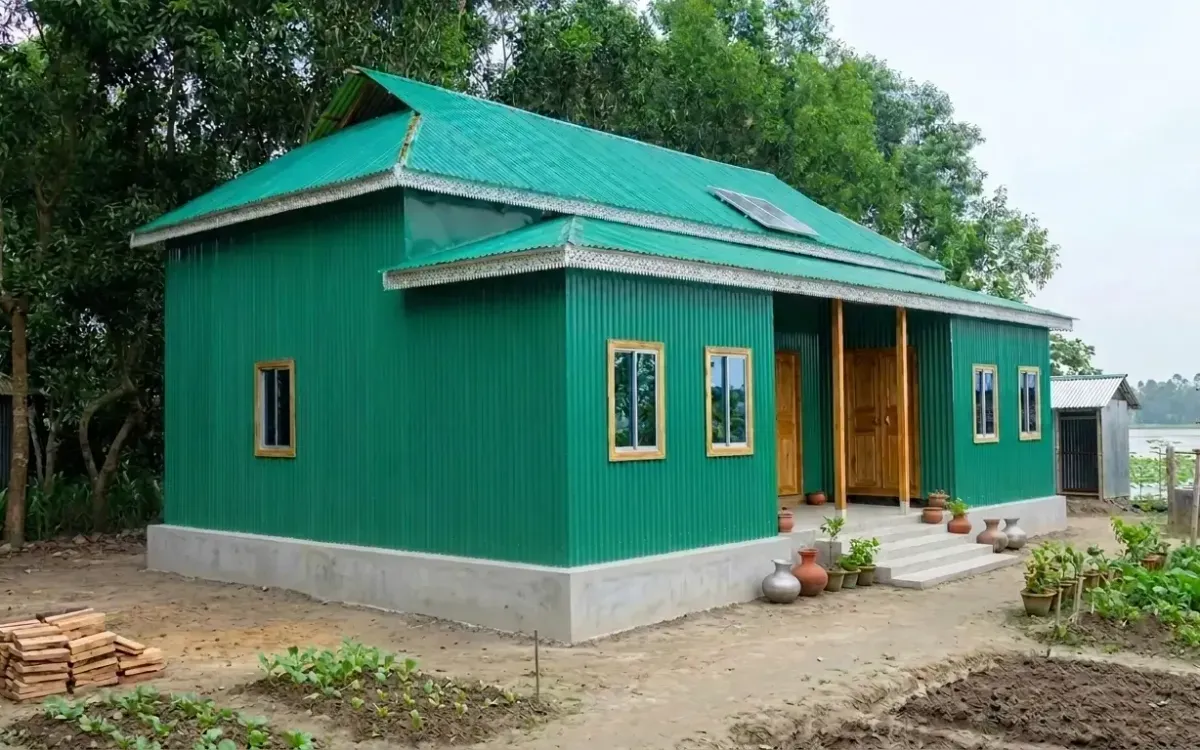 Shelter made with Steel Tin